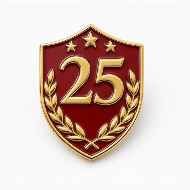 Pin dorado en forma de escudo con un gran número 25 en relieve sobre esmalte color vino, una corona de laurel dorada y tres estrellas.